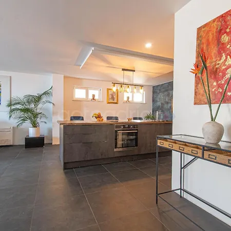 Lapis - Luxury - Shared Pool - Smaragd Apartman *