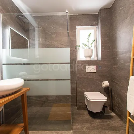 Lapis - Luxury - Shared Pool - Smaragd Макарська